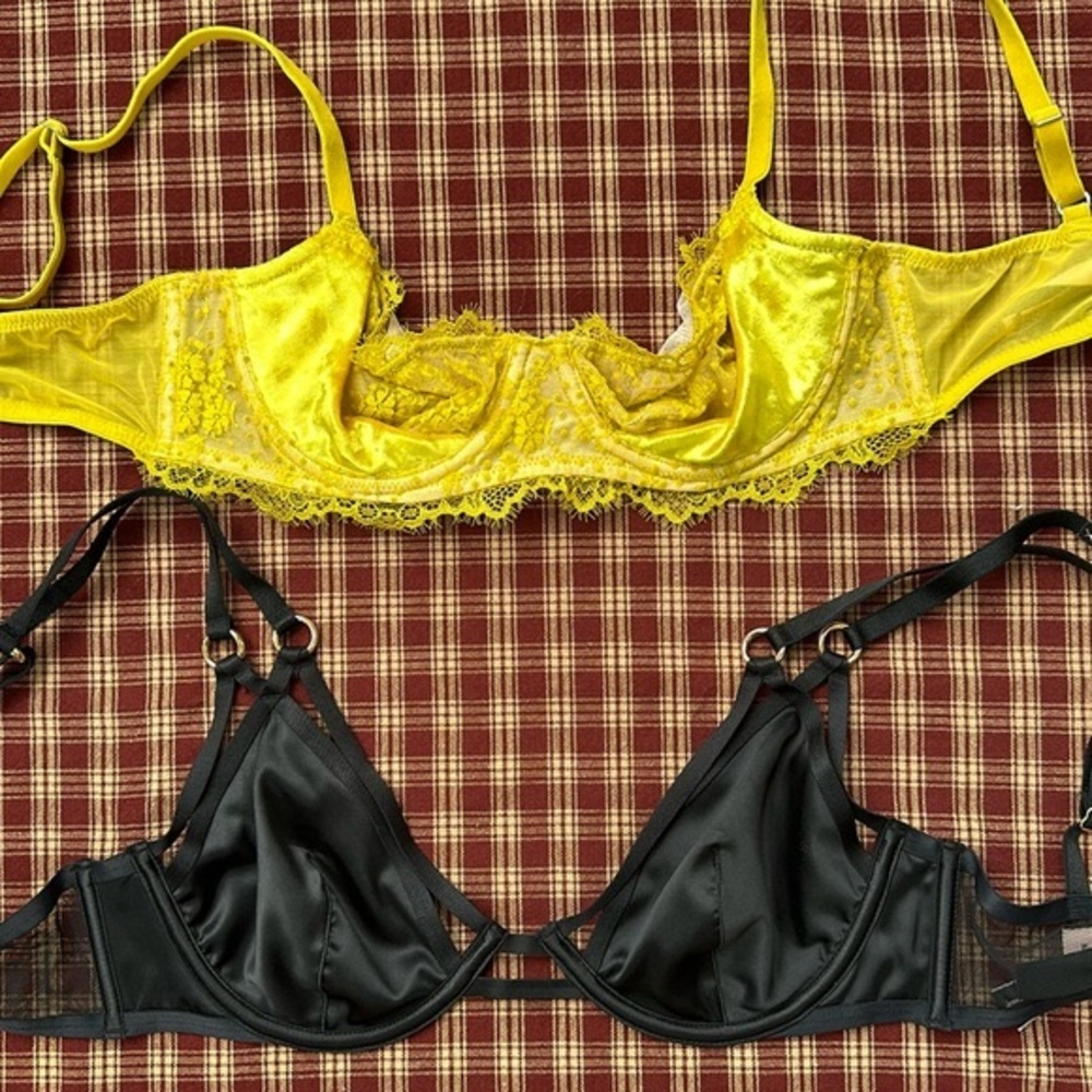 Set Of 2 Victoria’s Secret Bras